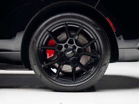 Used 2021 Aston Martin DBX image 21