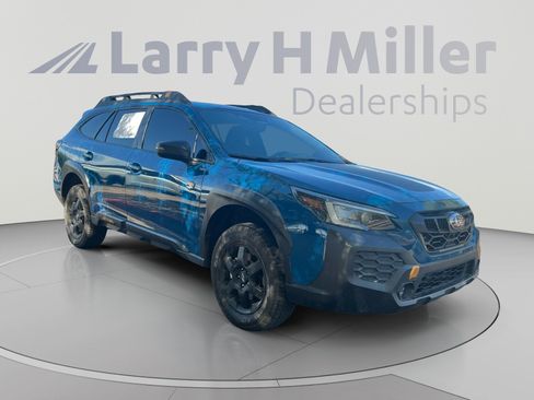 Used 2025 Subaru Outback Wilderness AWD/4WD image 3