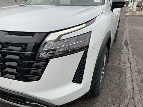 New 2026 Nissan Pathfinder SL image 36