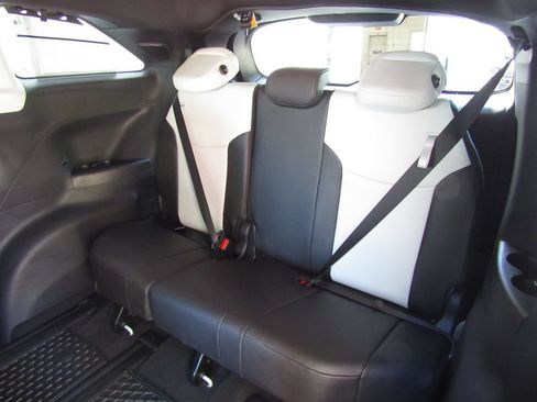 Used 2026 Toyota Sienna XSE AWD/4WD image 18