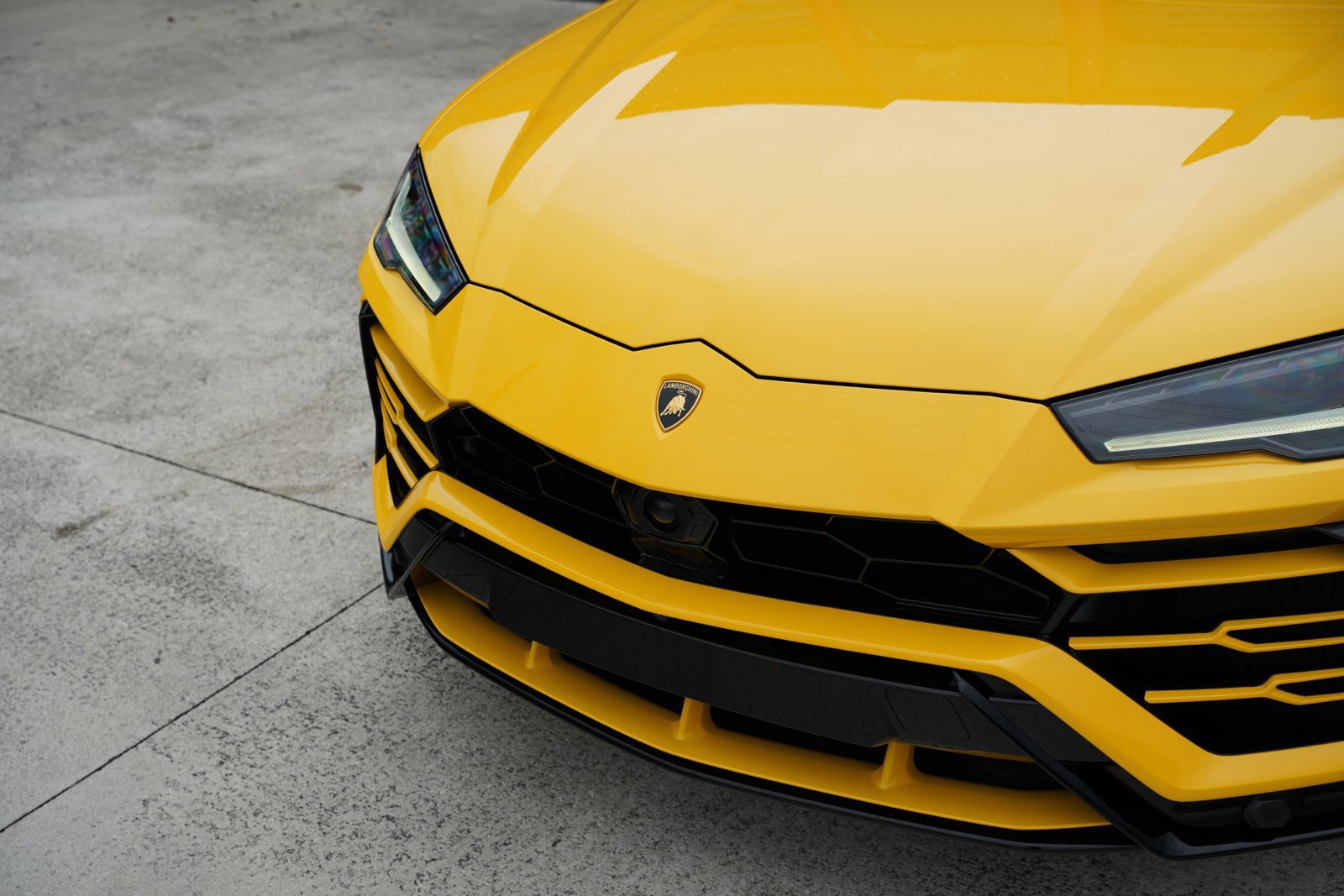Used 2021 Lamborghini Urus AWD/4WD image 2