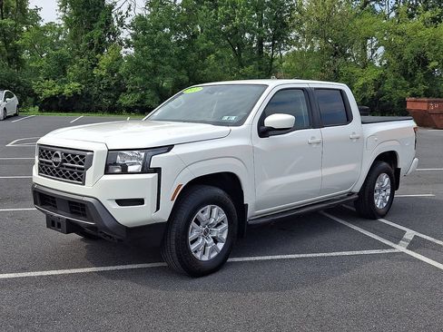 Used 2022 Nissan Frontier SV w/ Technology Package AWD/4WD image 3