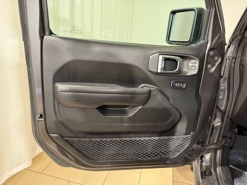 Used 2018 Jeep Wrangler Unlimited Sport S image 14