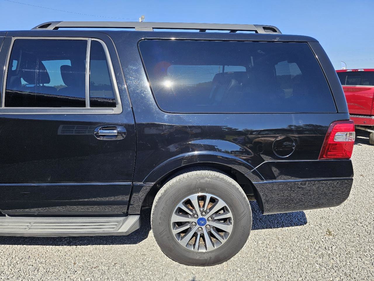 Used 2017 Ford Expedition EL XLT w/ Equipment Group 202A AWD/4WD image 7