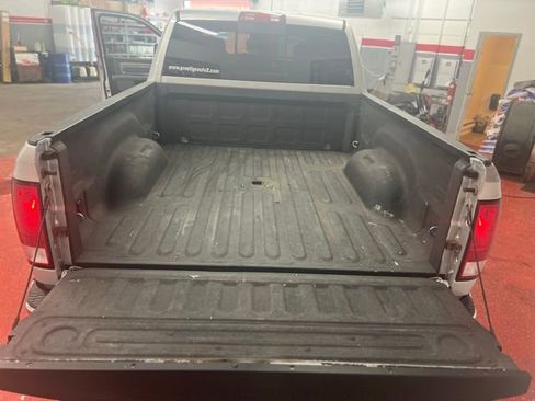 Used 2017 RAM 2500 SLT image 25