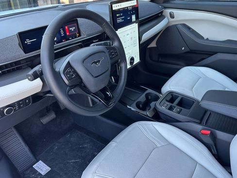 New 2026 Ford Mustang Mach-E Premium image 18
