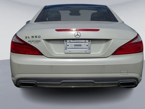 Used 2013 Mercedes-Benz SL 550 image 3