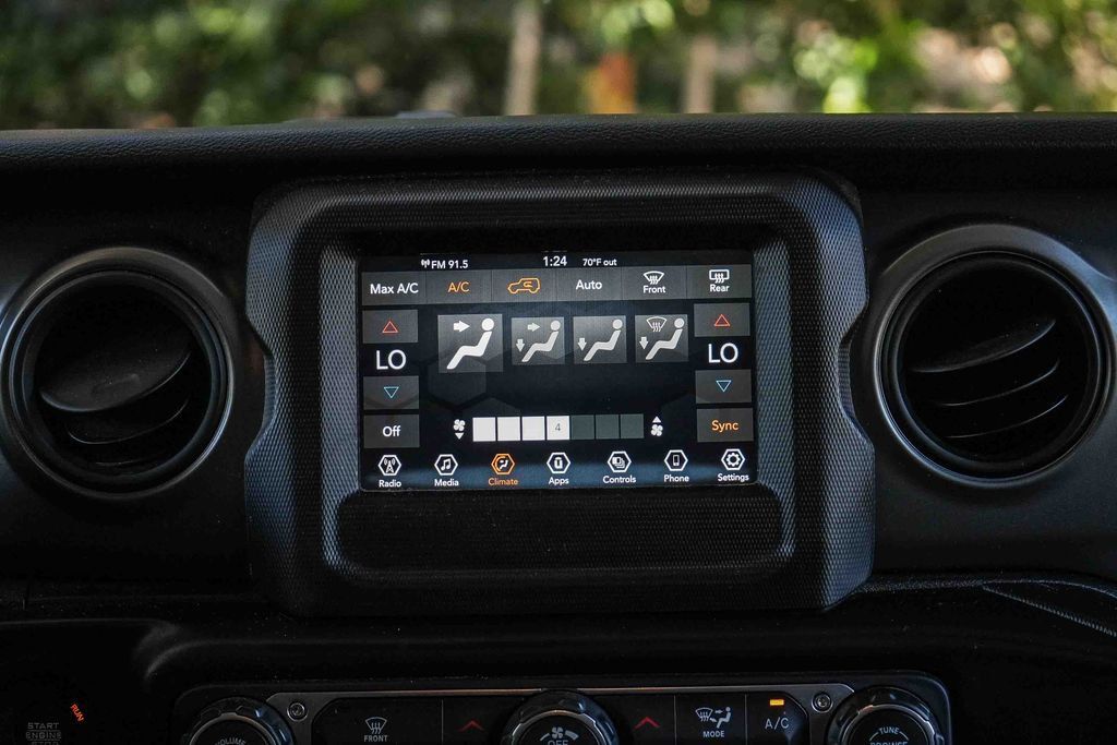 Used 2022 Jeep Wrangler Unlimited Sport AWD/4WD image 13