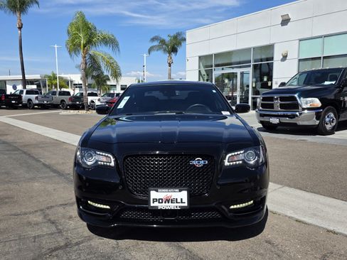 Used 2023 Chrysler 300 C RWD image 7