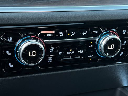 New 2026 GMC Sierra 1500 SLT w/ SLT Premium Plus Package image 19