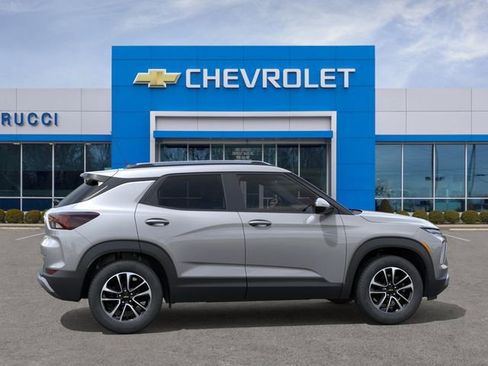 New 2026 Chevrolet TrailBlazer LT w/ LT Cold Weather Package FWD image 5