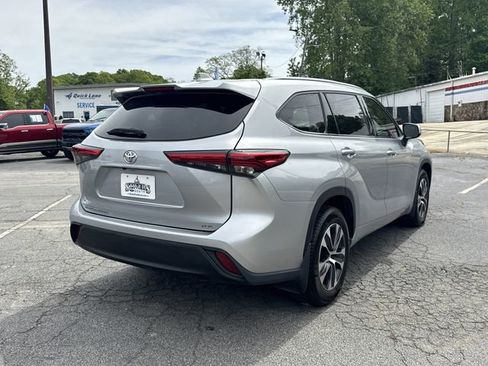 Used 2020 Toyota Highlander XLE FWD image 7