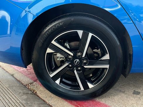 Used 2025 Nissan Sentra SV image 9