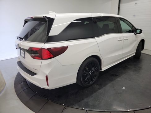 Certified 2025 Honda Odyssey Sport-L image 9