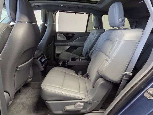 Used 2020 Lincoln Aviator Reserve w/ Equipment Group 202A image 12