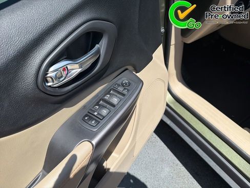 Certified 2019 Jeep Cherokee Latitude w/ Popular Appearance Group FWD image 35
