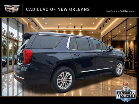 Used 2023 GMC Yukon SLT w/ SLT Luxury Package RWD image 3