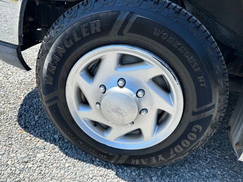 Used 2011 Ford E-350 and Econoline 350 XLT RWD image 15