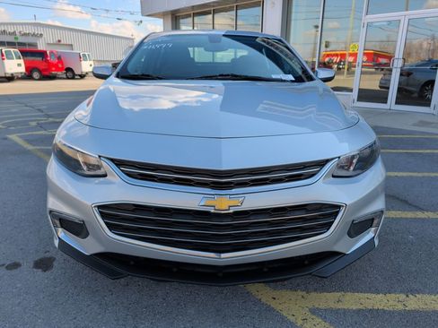 Used 2018 Chevrolet Malibu LT image 2