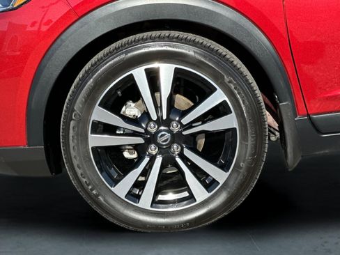 Used 2020 Nissan Kicks SR w/ SR Premium Package FWD image 25
