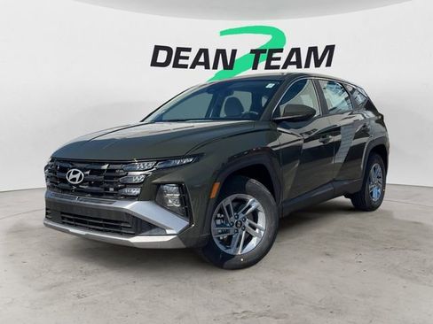 New 2026 Hyundai Tucson SE image 3