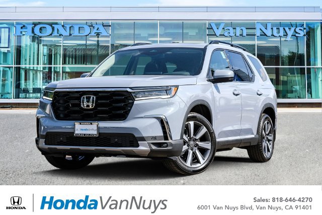New 2025 Honda Pilot Touring image 1