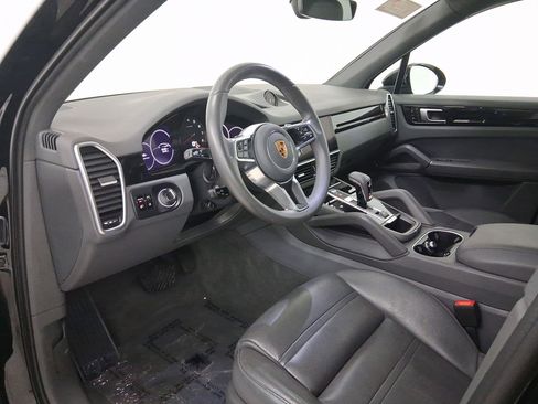 Used 2021 Porsche Cayenne image 4