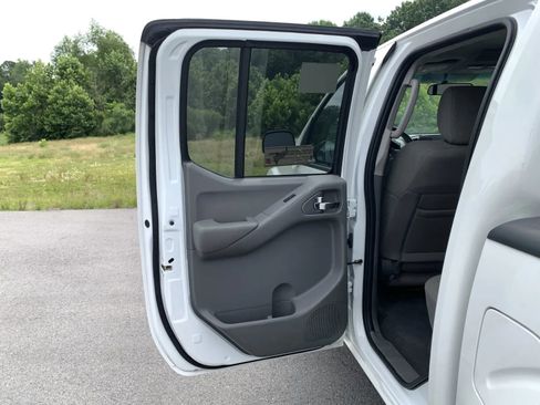 Used 2019 Nissan Frontier SV RWD image 22