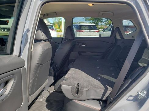 Certified 2025 Nissan Rogue SV AWD/4WD image 18