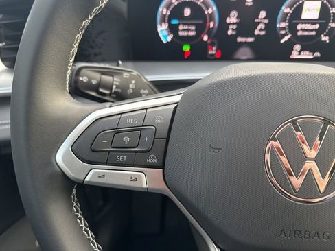 New 2026 Volkswagen Tiguan SE image 13