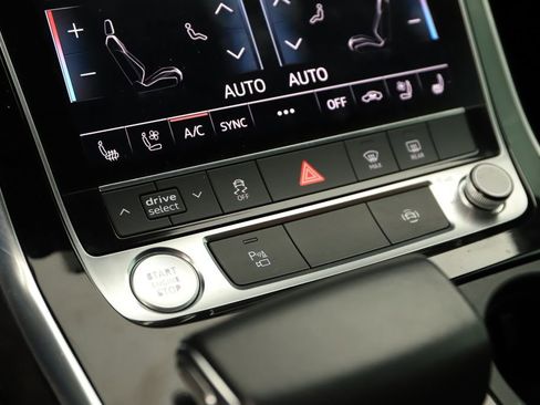 Used 2019 Audi Q8 Premium Plus w/ Premium Plus AWD/4WD image 26