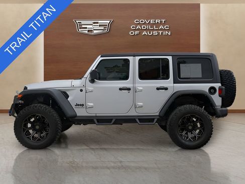 Used 2024 Jeep Wrangler Unlimited Sport AWD/4WD image 2