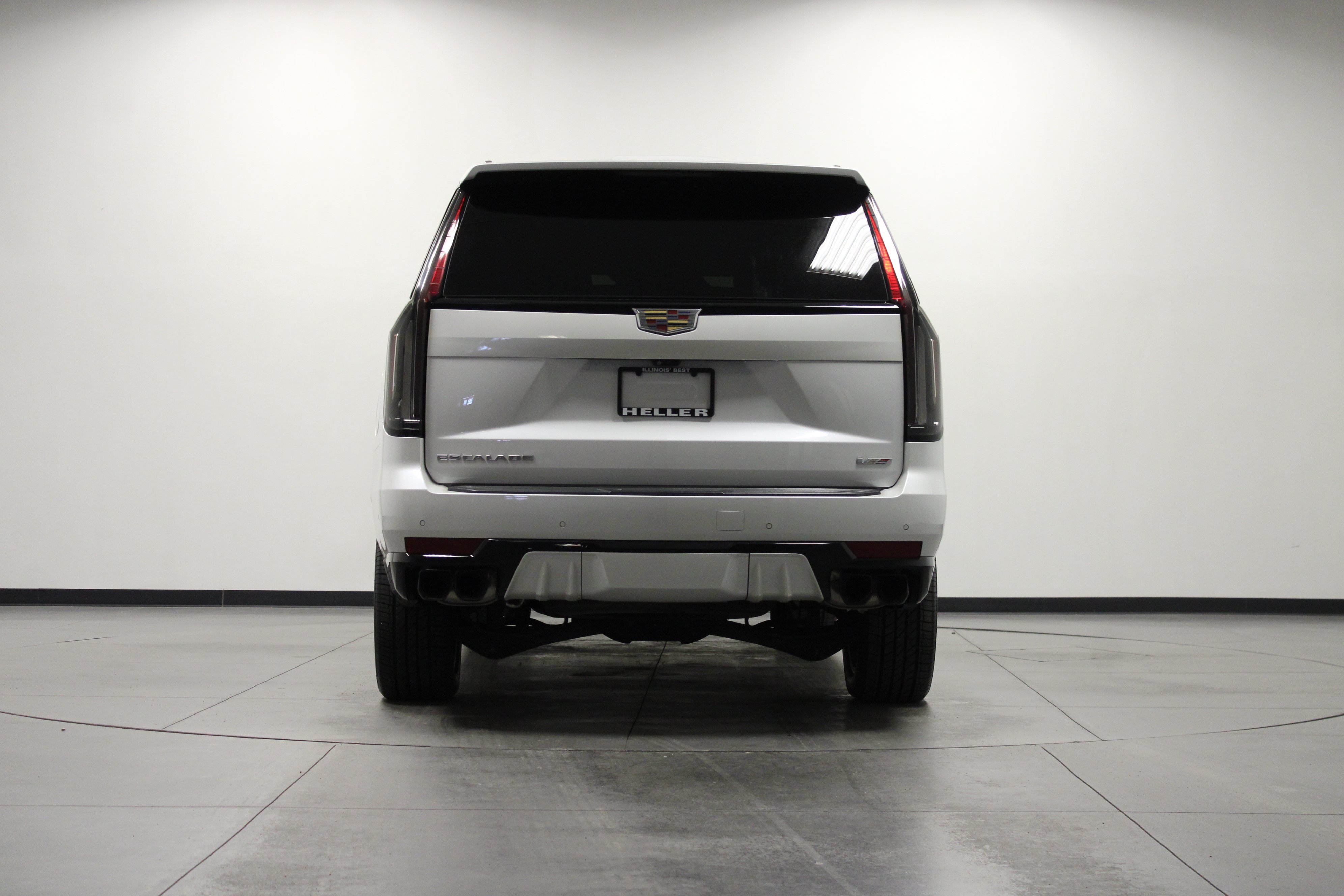 Used 2023 Cadillac Escalade ESV V w/ Heavy-Duty Trailer Package AWD/4WD image 5