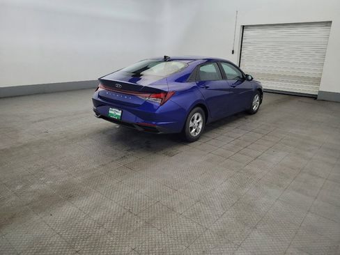 Used 2023 Hyundai Elantra SE w/ Preferred Accessory Package FWD image 9