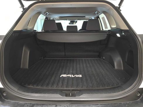 Certified 2022 Toyota RAV4 XLE w/ Convenience Package AWD/4WD image 31