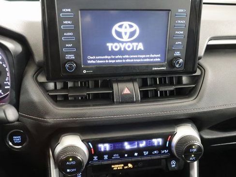 Used 2021 Toyota RAV4 XLE image 19
