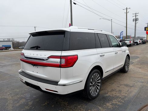 Used 2019 Lincoln Navigator Reserve image 3