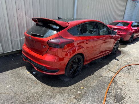 Used 2018 Ford Focus ST w/ Equipment Group 402A FWD image 3