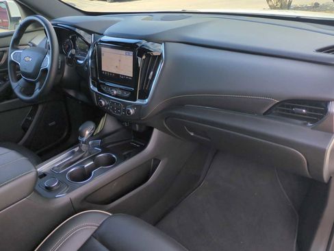 Used 2023 Chevrolet Traverse Premier FWD image 29