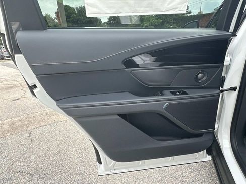 New 2025 Lincoln Nautilus Premier w/ Equipment Group 102A image 22