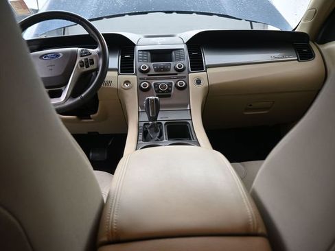 Used 2018 Ford Taurus SEL image 19