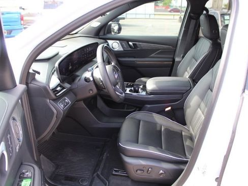 New 2026 Buick Enclave Avenir w/ Super Cruise Package AWD/4WD image 9
