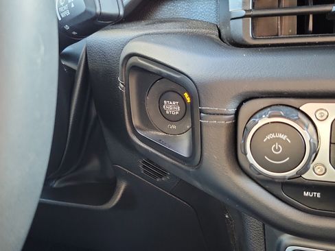 Used 2024 Jeep Wrangler Unlimited Rubicon image 24