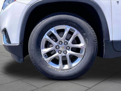 Used 2020 Chevrolet Traverse LT FWD image 10