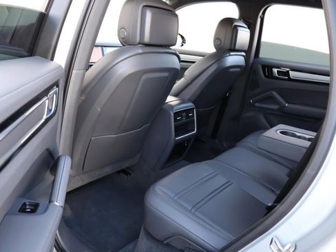 Used 2021 Porsche Cayenne image 20