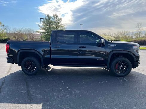 Used 2023 GMC Sierra 1500 AT4 w/ Technology Package image 5