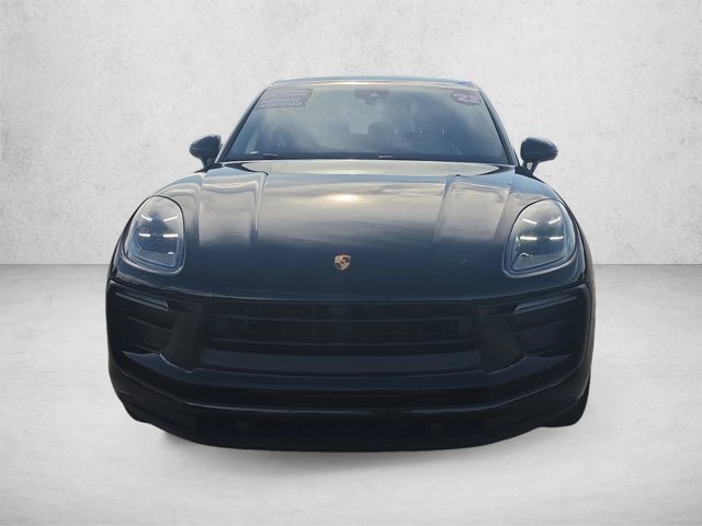 Used 2022 Porsche Macan AWD/4WD image 2