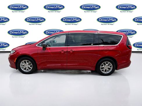 Used 2025 Chrysler Pacifica Select FWD image 4
