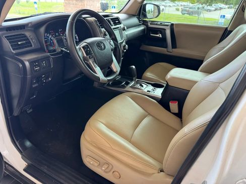 Used 2016 Toyota 4Runner SR5 Premium RWD image 18