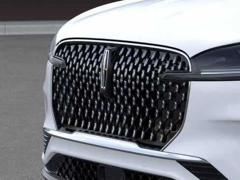 New 2026 Lincoln Aviator AWD image 17